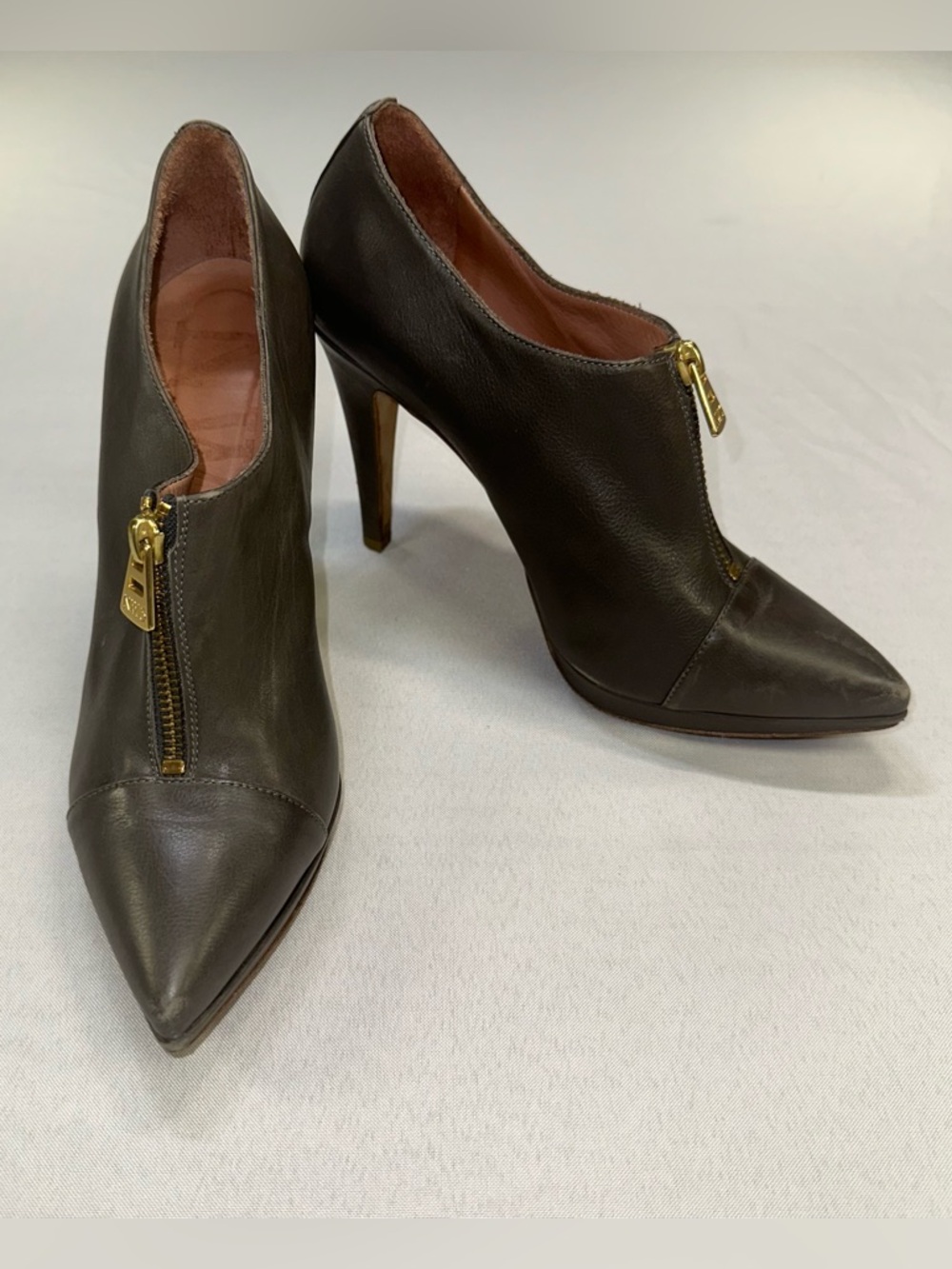 NW3 By Hobbs Leather Zip Bootie Heels Size 8.5 39 Dark Grey Made In Italy Classy